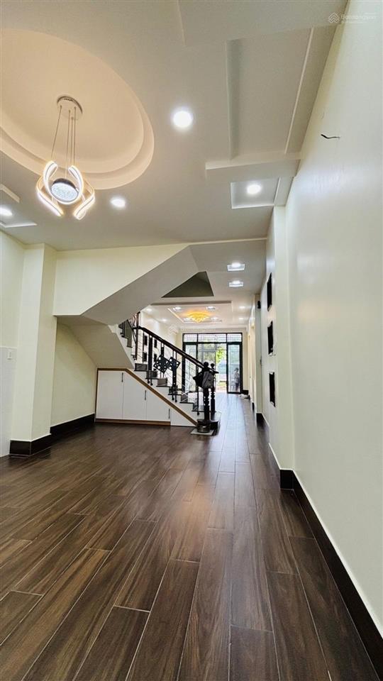 Bán nhà mt đường 20m 4 tầng btct 80m2 chỉ 8,1 tỷ shr khu dân cư hiện hữu phạm thế hiển p7 quận 8