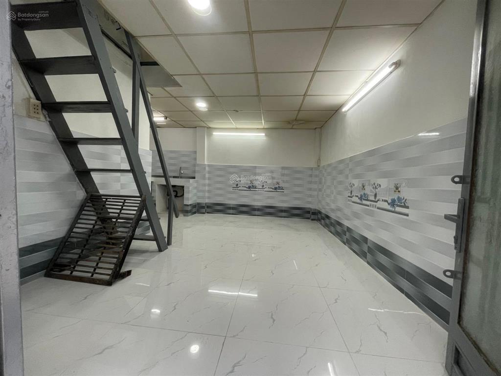 Nhà thuê nguyên căn đường phạm thế hiển p6 quận 8 ngay cầu bà tàng 26m2 nhà 2 tầng 3pn chỉ 6,5 tr