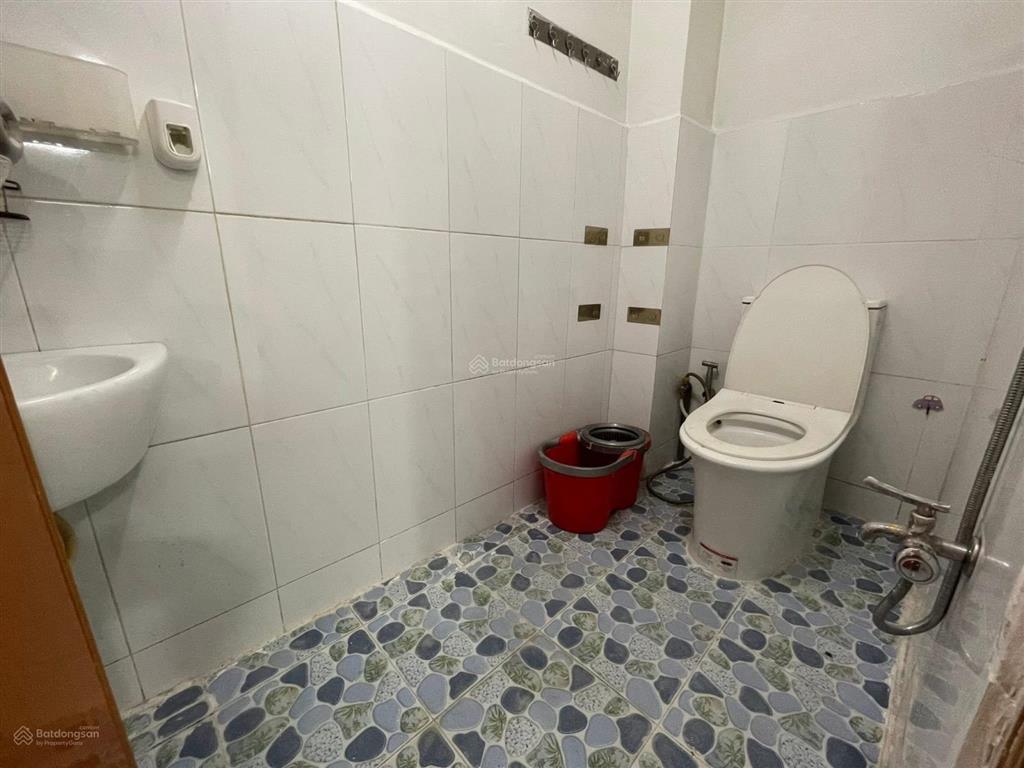Nhà thuê nguyên căn đường phạm thế hiển p6 quận 8 ngay cầu bà tàng 26m2 nhà 2 tầng 3pn chỉ 6,5 tr