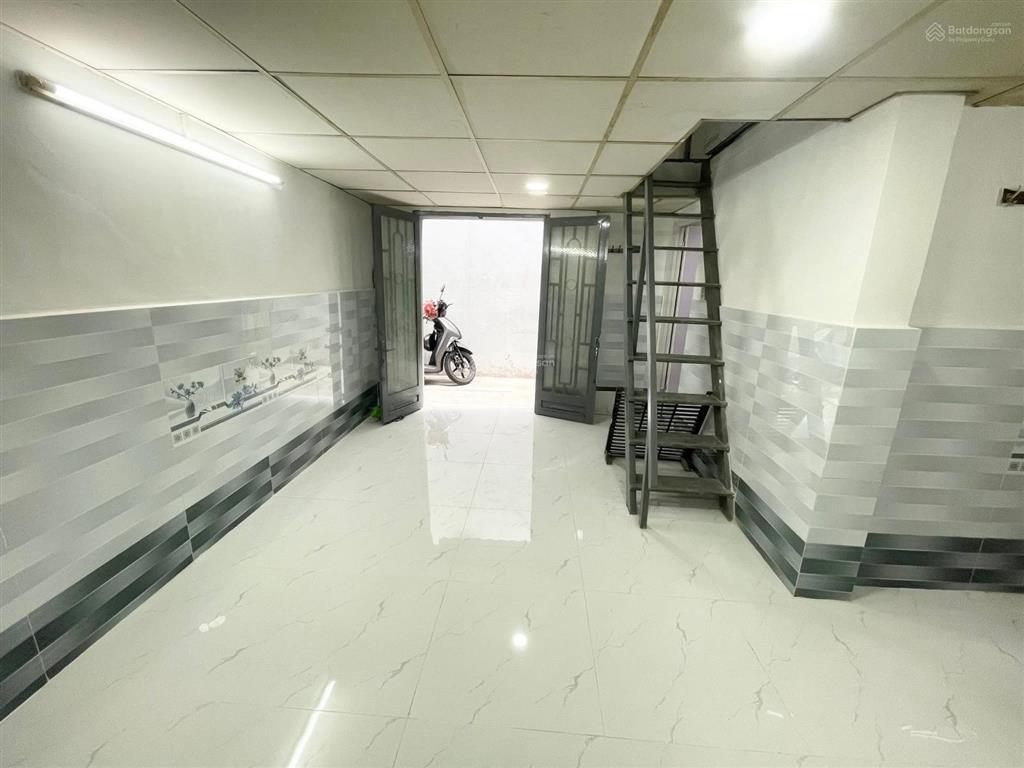 Nhà thuê nguyên căn đường phạm thế hiển p6 quận 8 ngay cầu bà tàng 26m2 nhà 2 tầng 3pn chỉ 6,5 tr