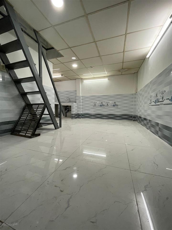 Nhà thuê nguyên căn đường phạm thế hiển p6 quận 8 ngay cầu bà tàng 26m2 nhà 2 tầng 3pn chỉ 6,5 tr