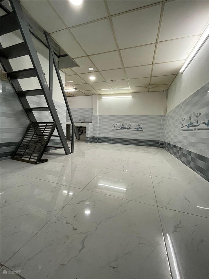 Nhà thuê nguyên căn đường phạm thế hiển p6 quận 8 ngay cầu bà tàng 26m2 nhà 2 tầng 3pn chỉ 6,5 tr