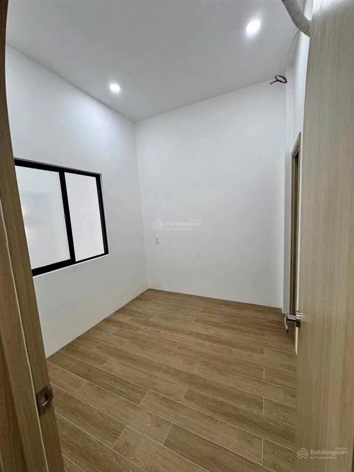 Bán nhà đang cho thuê kinh doanh tháng 10 triệu giá 1 tỷ 320 triệu không phát sinh