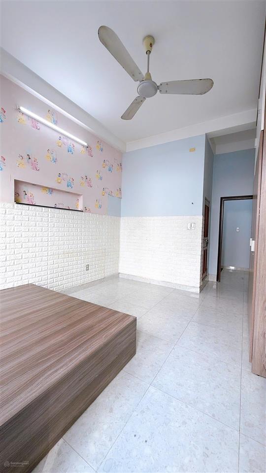 Nhà đẹp full nội thất cao cấp mặt tiền đường ô tô, quận 4