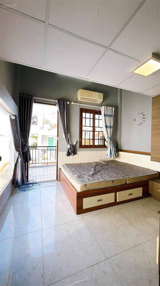 Nhà đẹp full nội thất cao cấp mặt tiền đường ô tô, quận 4