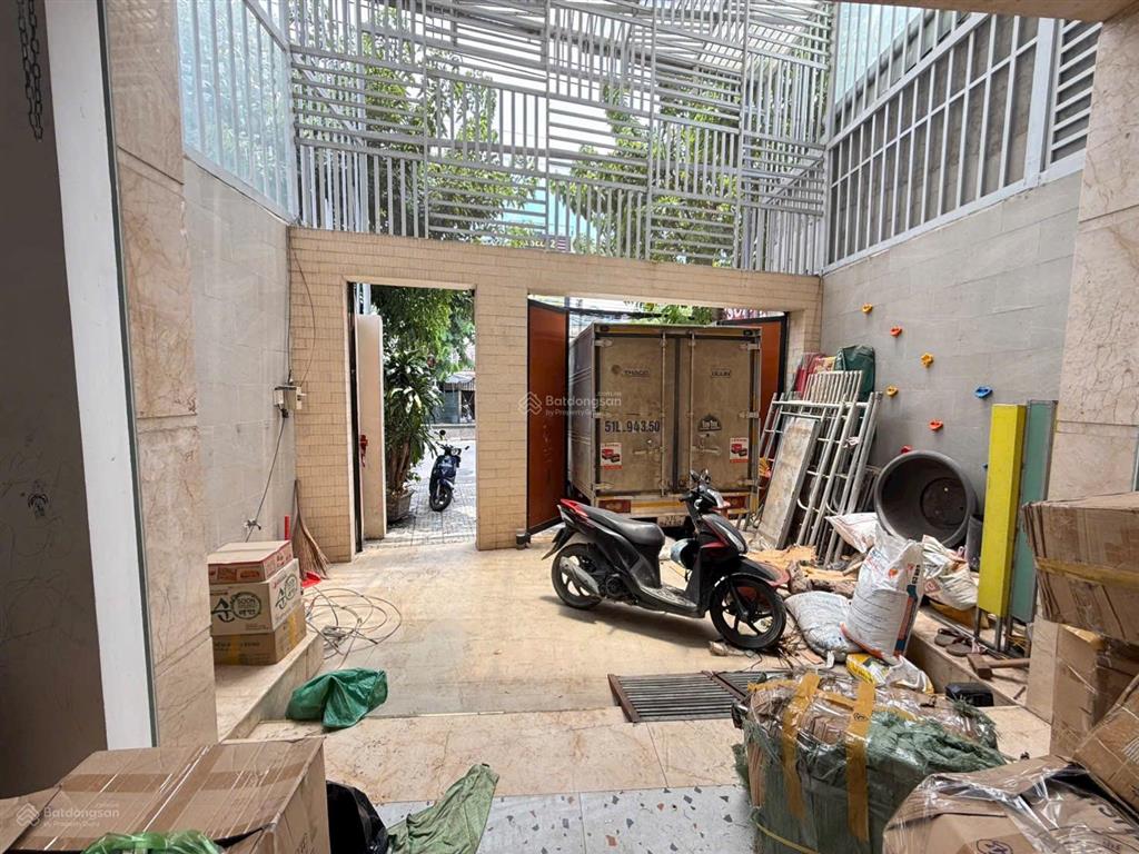 Mặt tiền nguyễn thị sóc ngang 6m diện tích 6x30m dtsd 550m .10,5 tỷ