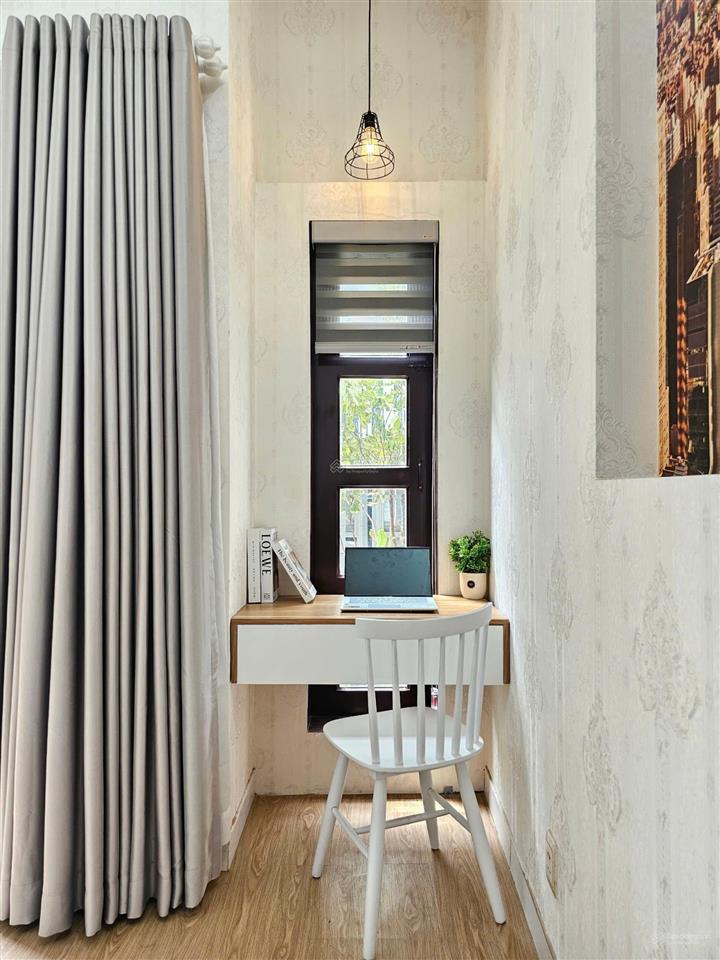 Căn hộ studio bancol rộng rãi ngay trung tâm phú nhuận