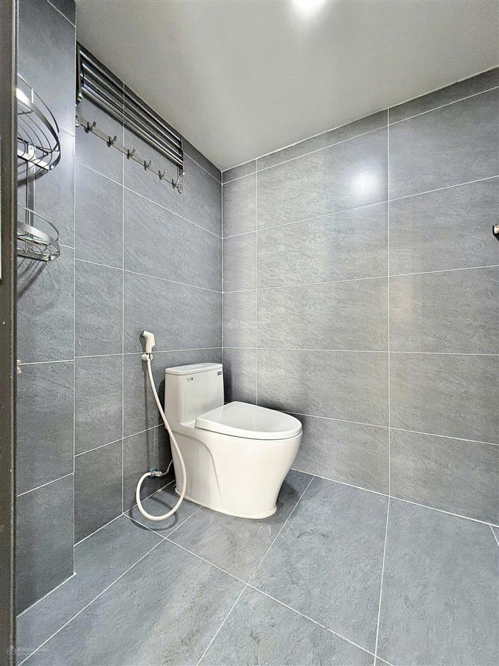 Căn hộ 1pn ban công thang máy hầm xe rộng 50m²