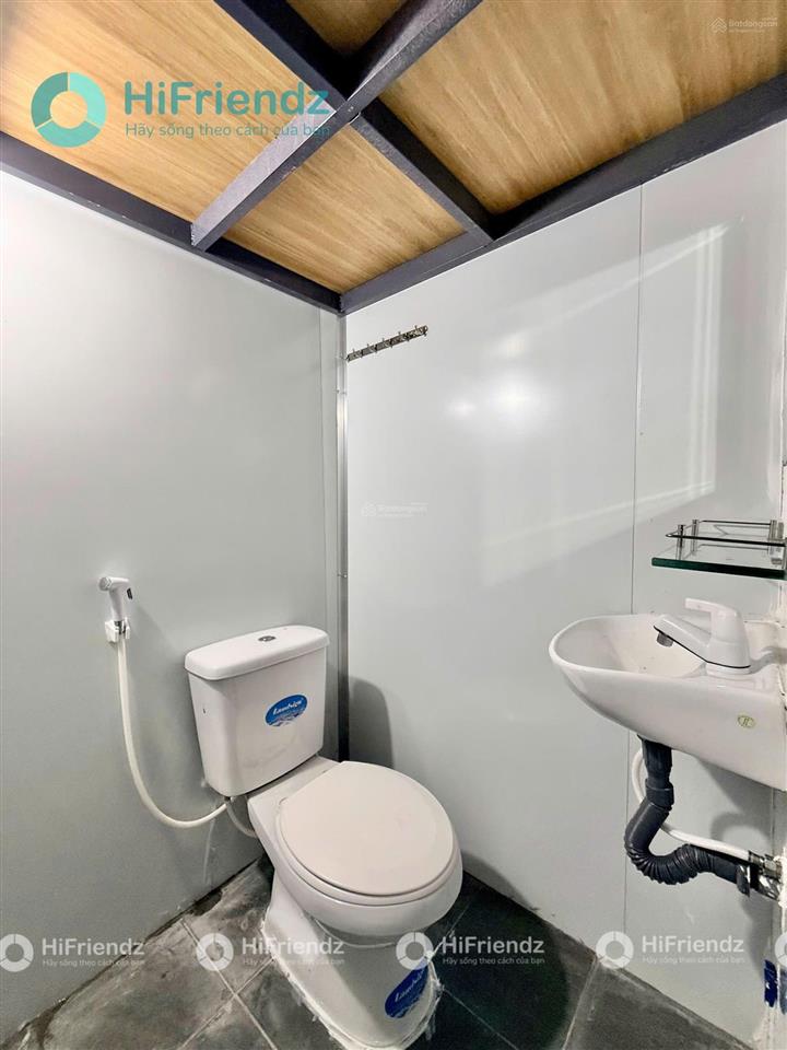 Duplex cửa sổ trời, gần sân bay, cho nuôi thú cưng, tân bình