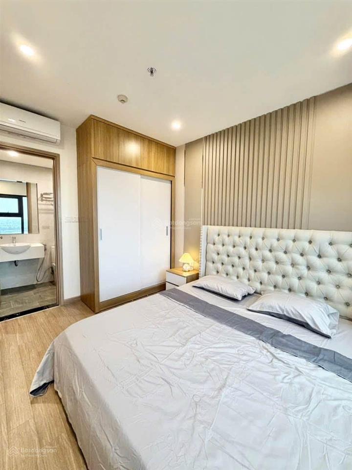 Chính chủ cần bán căn góc 2 phòng ngủ full nội thất view biển hồ vinhomes ocean park 1