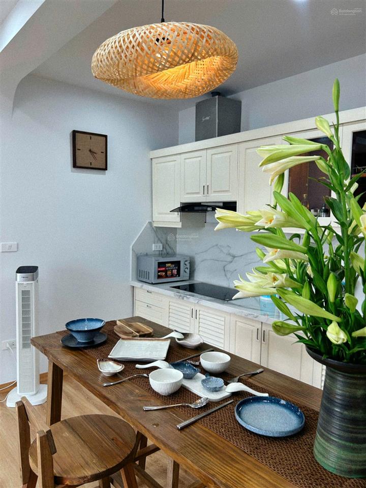 Tập thể ngõ 29 lạc trung  lô góc  2 ngủ 2 vs  view triệu đô ở cực sướng