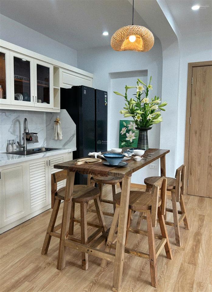 Tập thể ngõ 29 lạc trung  lô góc  2 ngủ 2 vs  view triệu đô ở cực sướng