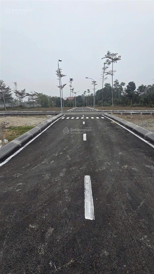 Hiện mình cần bán gấp mảnh đất gần 100m2, giá chỉ 650 triệu, cách đg hồ chí minh chỉ 200m, đường 6m