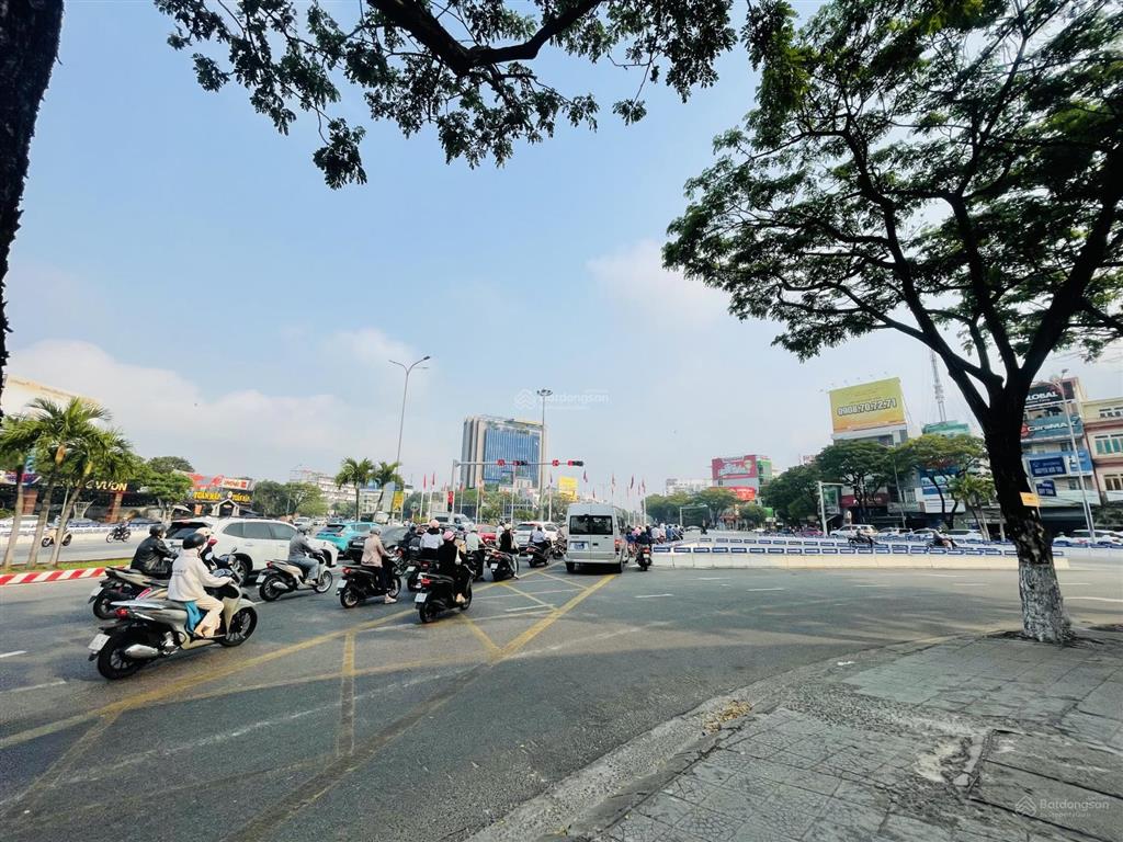 Bán nhà mặt phố tại nguyễn hữu thọ, hơn 40 tỷ vnd, 350m2, ngang 10m