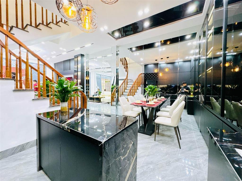 Nhà đẹp chuẩn châu âu thanh xuân 50m2  5 tầng ô tô đỗ cửa nhỉnh 12. x tỷ