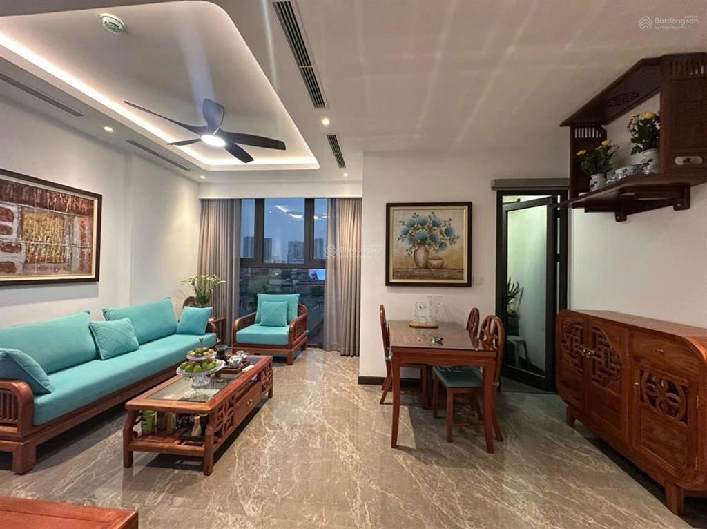 Siêu phẩm căn góc,căn hộ hạng a nguyên hồng, 64m2, view trực diện hồ thành công, full nội thất
