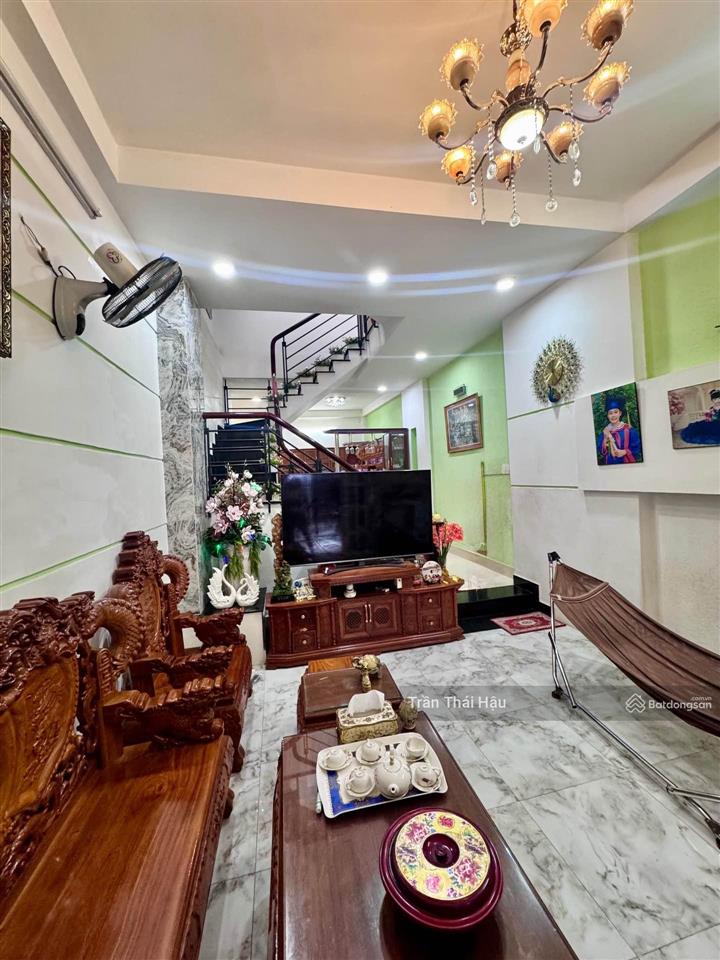 Nhà sân vườn hơn 100m2, 3 tầng, hxh, gần cc dream home, chỉ nhỉnh 8tỷ