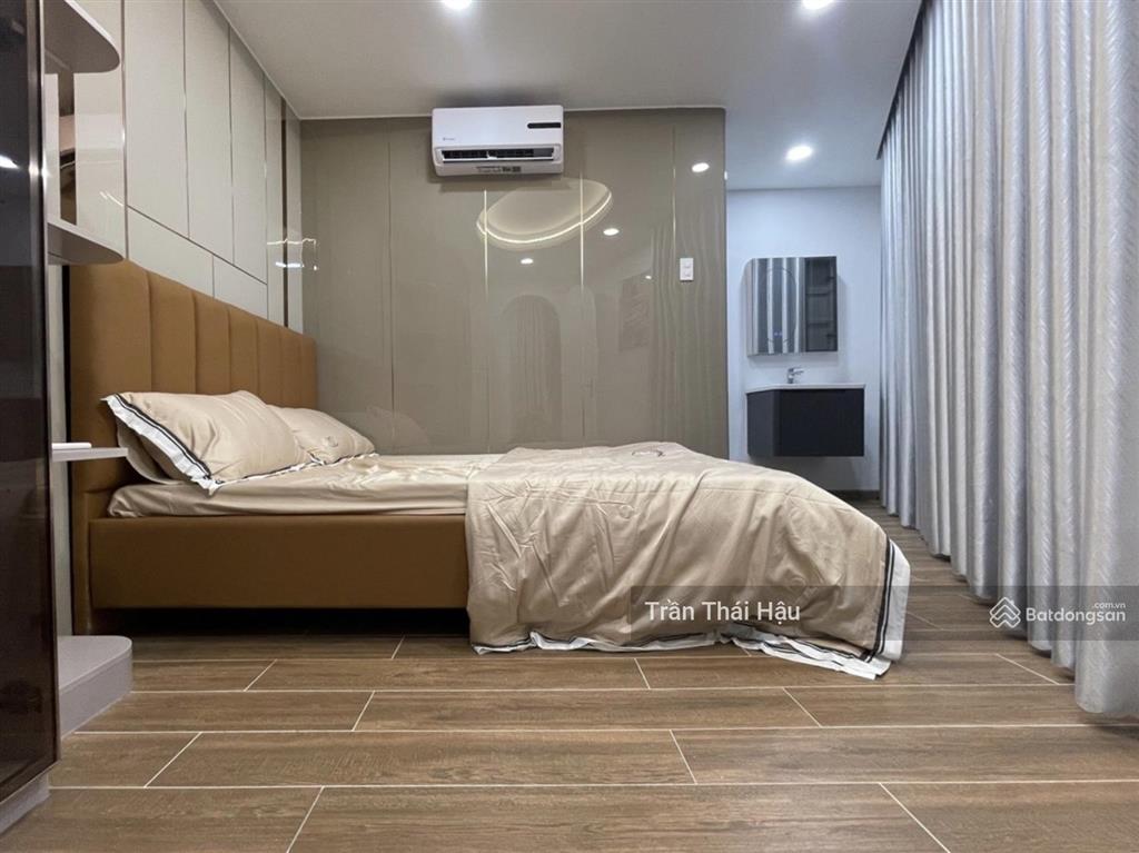 Nhà xây mới 5 tầng, gần cv làng hoa, full nội thất, chỉ 5.x