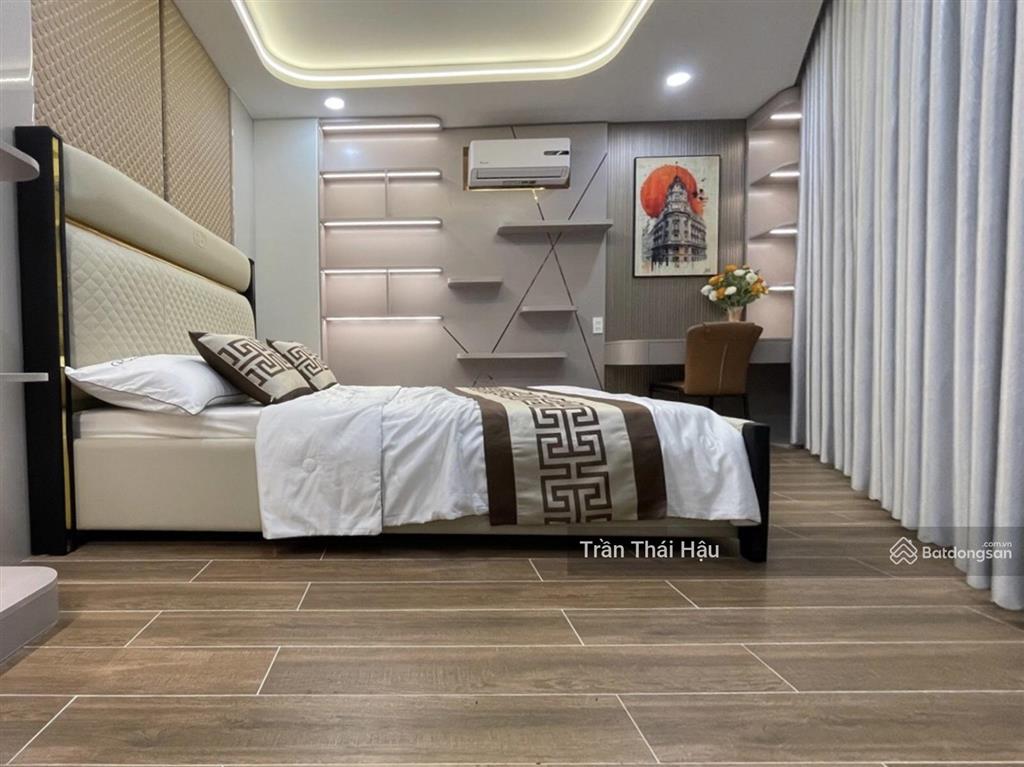 Nhà xây mới 5 tầng, gần cv làng hoa, full nội thất, chỉ 5.x
