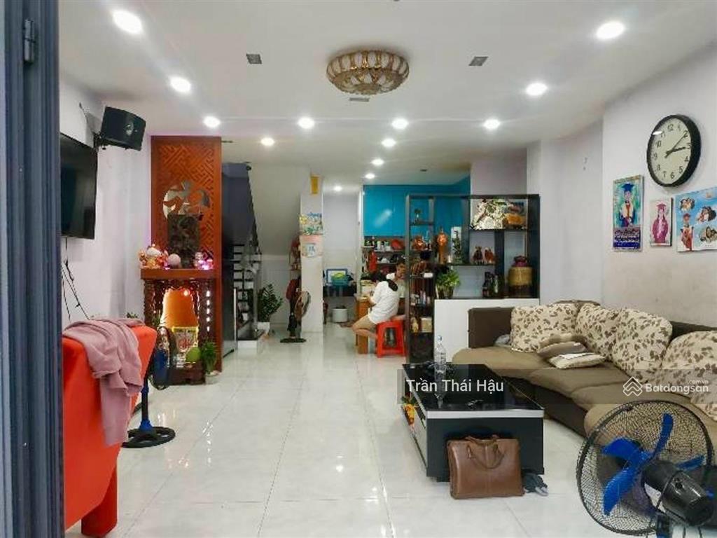Dương quảng hàm, dtsd 180m2, 4pn, xe hơi đỗ cửa, nhỉnh 6t