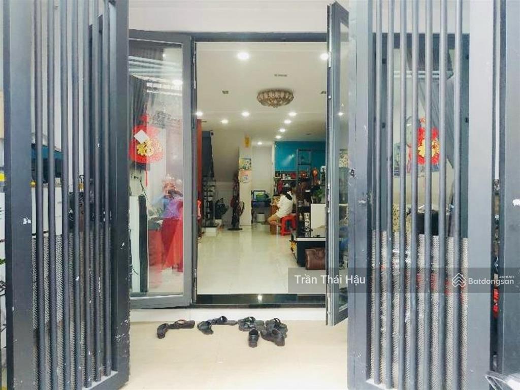 Dương quảng hàm, dtsd 180m2, 4pn, xe hơi đỗ cửa, nhỉnh 6t