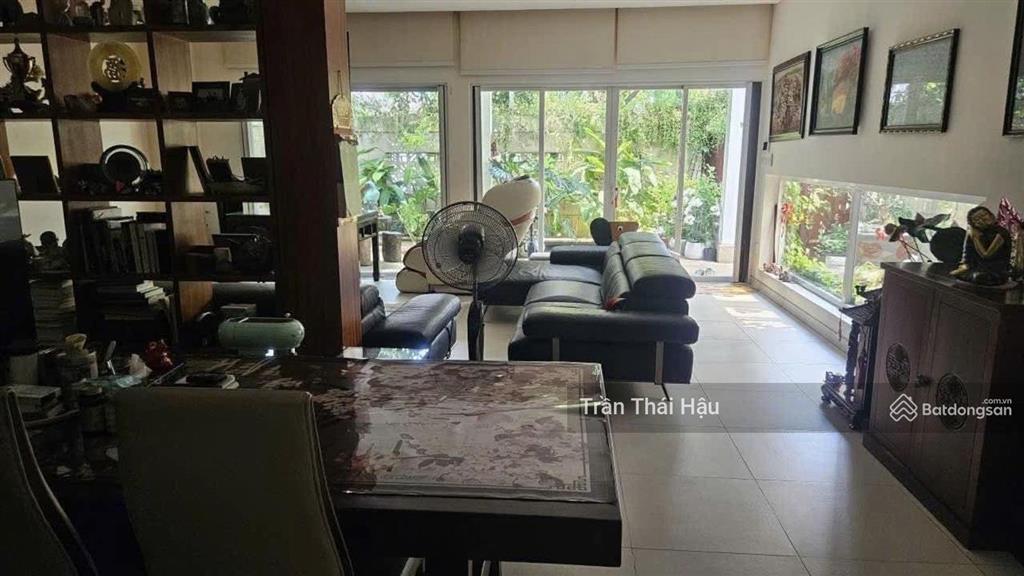 Biệt thự biệt lập đẳng cấp, khu sân bay tân sơn nhất, 240m2, 52t