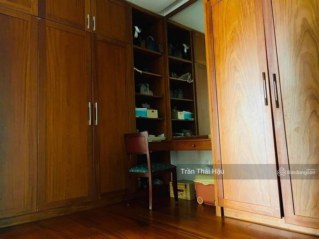 Biệt thự biệt lập đẳng cấp, khu sân bay tân sơn nhất, 240m2, 52t
