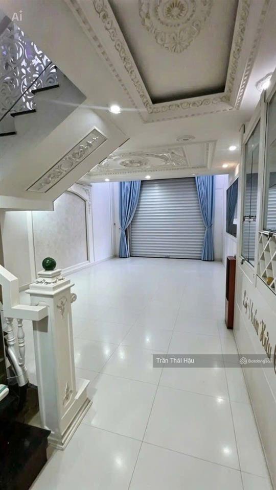Mặt tiền, dương quảng hàm, hiếm có, 70m2, 6 tầng, còn mới, mở vp, spa...
