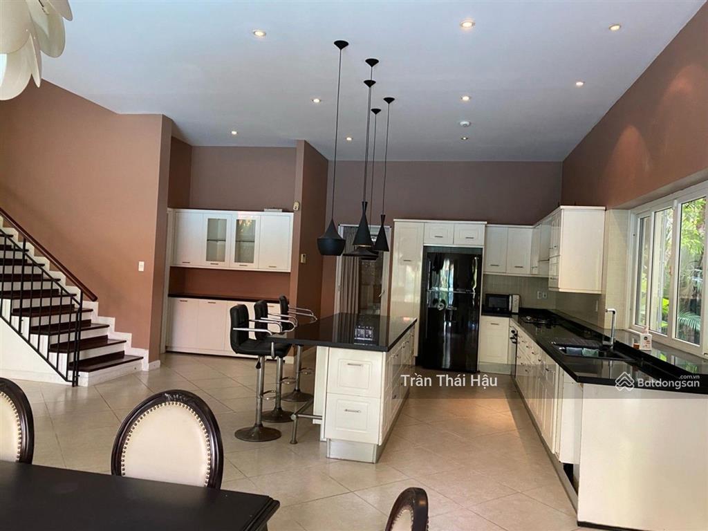 Biệt thự thượng lưu gần 700m2, nguyễn văn hưởng, thảo điền, sân vườn siêu rộng