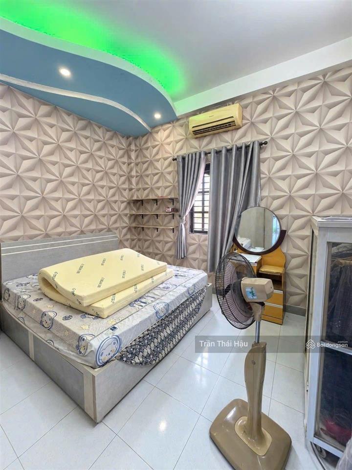 Nhà hẻm xe hơi, chợ phạm văn bạch, 4 tầng, 4pn, nhỉnh 7