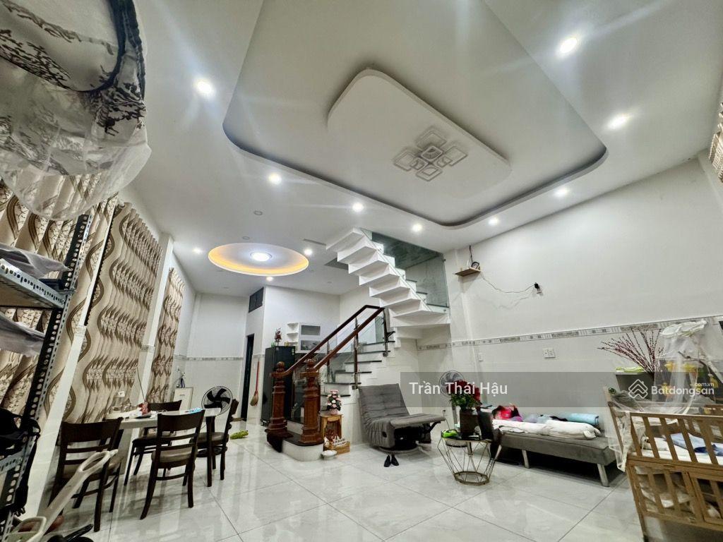 Mặt tiền hẻm 8m, 105m2, 2 tầng, nhỉnh 8t