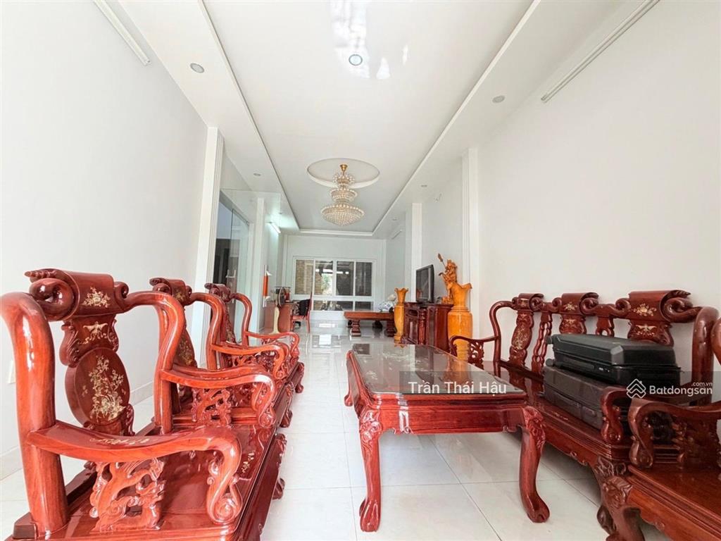 Biệt thự khu k26 quân đội vip, dương quảng hàm, dt 8x20m, 4 tầng, gỗ quý, 3 bé xíu