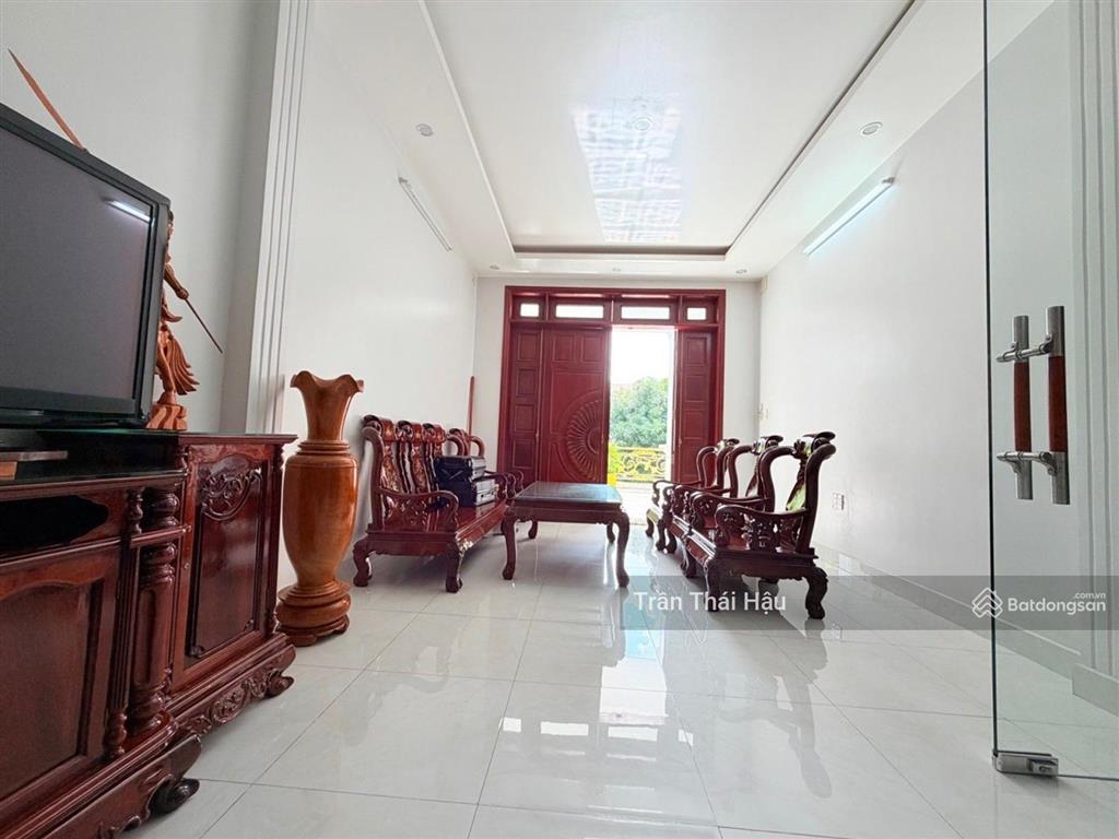 Biệt thự khu k26 quân đội vip, dương quảng hàm, dt 8x20m, 4 tầng, gỗ quý, 3 bé xíu