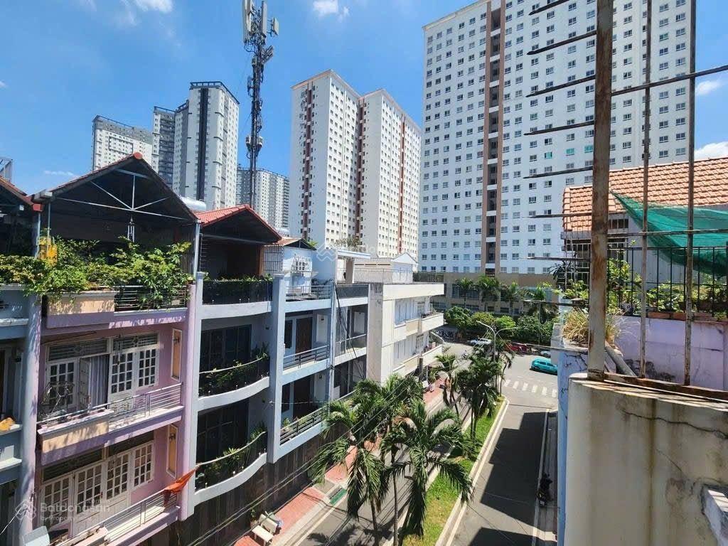 Bán nhà mặt tiền đường cao lỗ chỉ 11 ty 800  54m hoàn công 168m phường chánh hưng quận 8