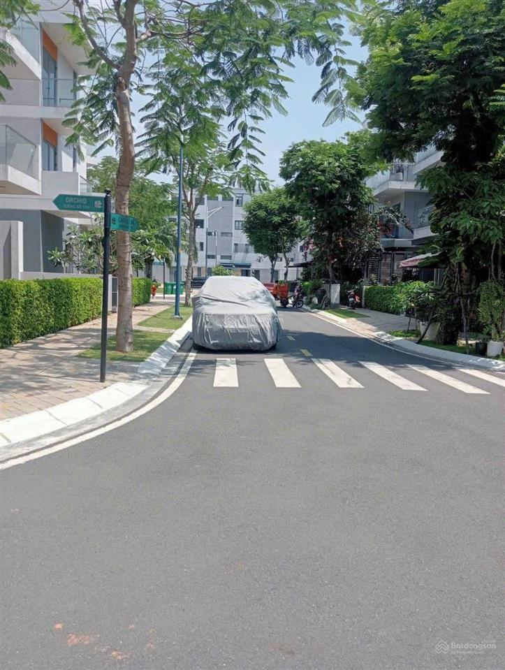 Bán nhà 124m2  4 tầng  lô góc 2 mặt tiềnkhu khang điền bình hưngbình chánh.chủ nhà gấp bán