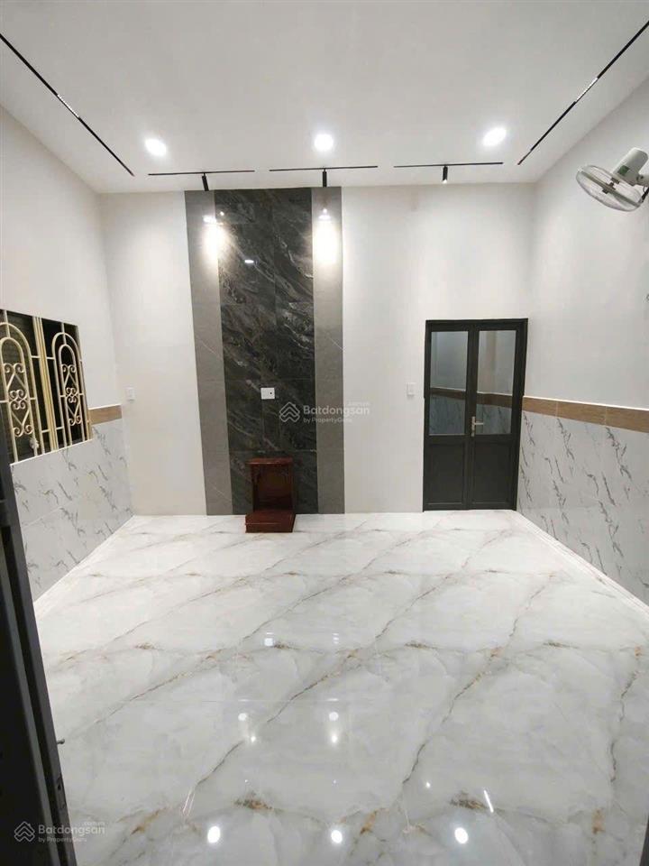 Bán nhà quận 8 62m 3 phòng ngủ 5 tỷ hơn sổ hồng riêng nợ hậu 13m,đường lương hữu phước,phường 15