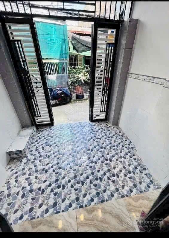 Bán nhà gấp 40 m 3 ty hơn đường lương văn can phường 15 quận 8 2 phòng ngủsổ hồng riêng.