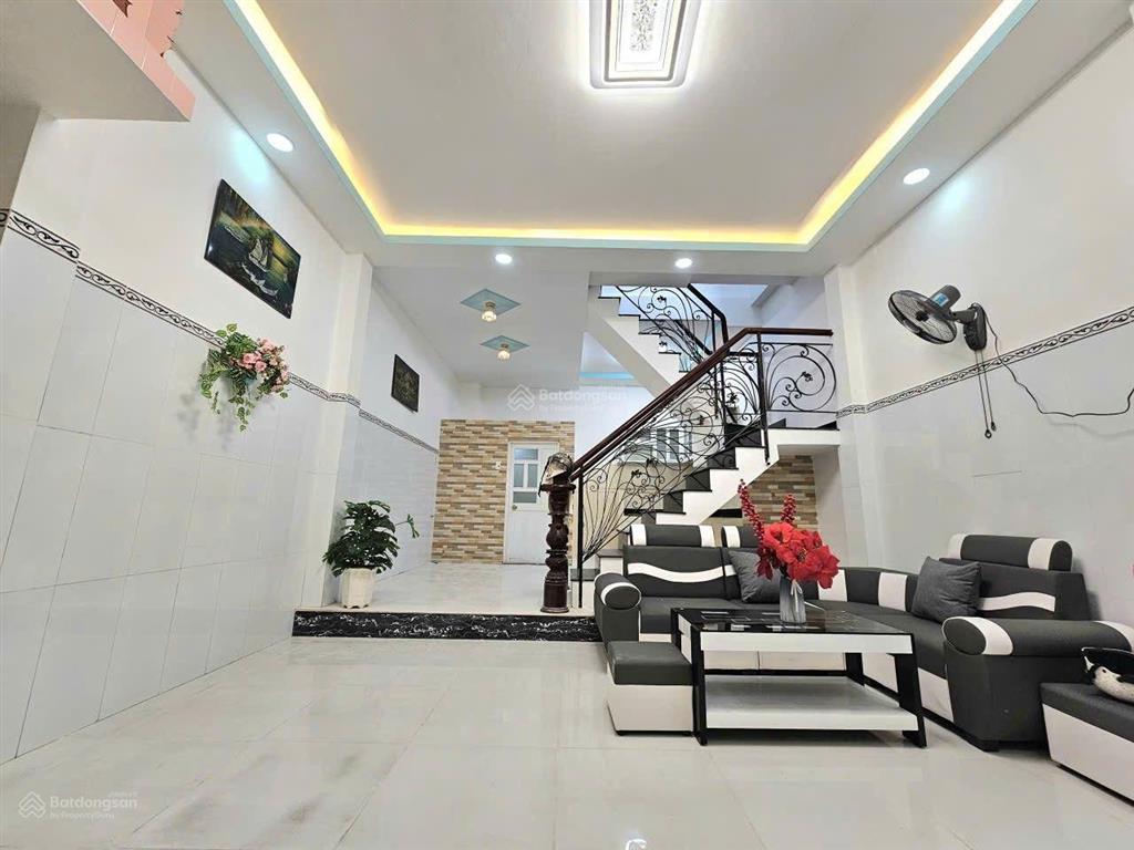Bán nhà gấp sd 108m 5 tỷ hơnphạm thế hiển phường 4 quận 8 ngang khủng 9 m x 6 m vị trí đẹp