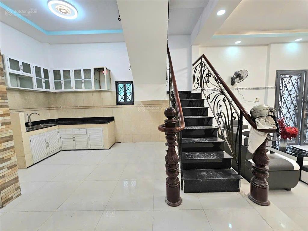 Bán nhà gấp sd 108m 5 tỷ hơnphạm thế hiển phường 4 quận 8 ngang khủng 9 m x 6 m vị trí đẹp