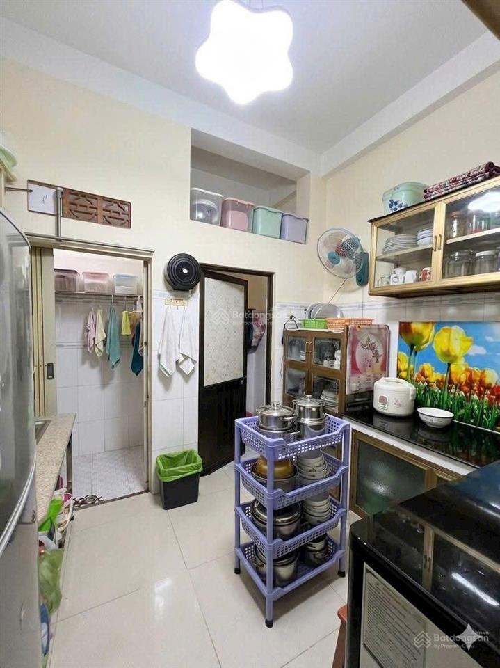 Bán nhà 39m 3 tầng 3 tỷ hơn phường 15 quận 8 4 phòng ngủ,sổ hồng riêng hoàn công vị trí đẹp.
