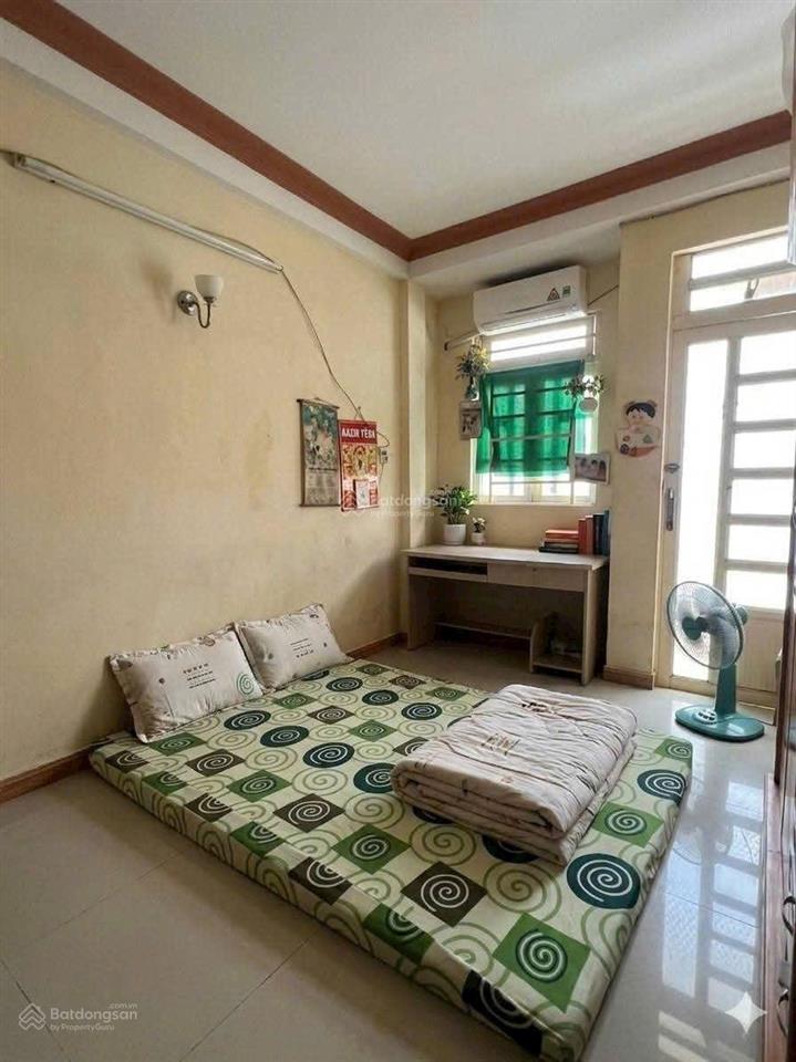 Bán nhà 39m 3 tầng 3 tỷ hơn phường 15 quận 8 4 phòng ngủ,sổ hồng riêng hoàn công vị trí đẹp.