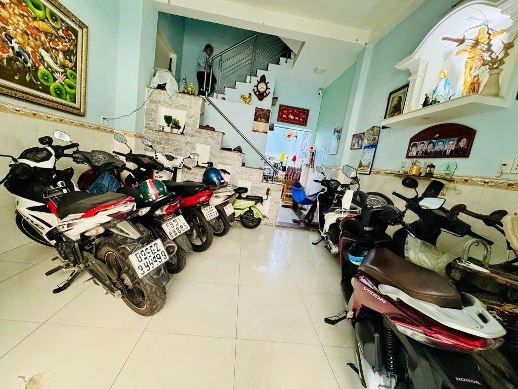 Bán nhà sd 156 m tạ quang bửu6 tỷ hơn5 phòng ngủ 6 wc sổ hồng riêng phường chánh hưngquận 8