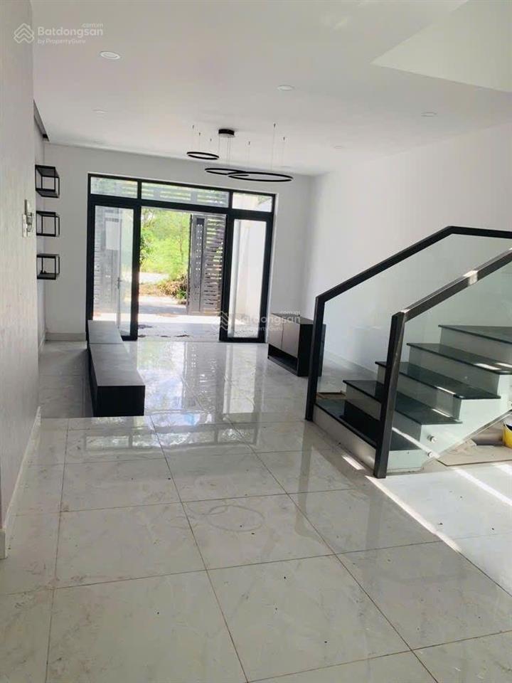 Bán nhà mặt tiền quận 8  100m 4 tầng chỉ 8.5 tỷ 4 phòng ngủ trinh quang nghị phường 7