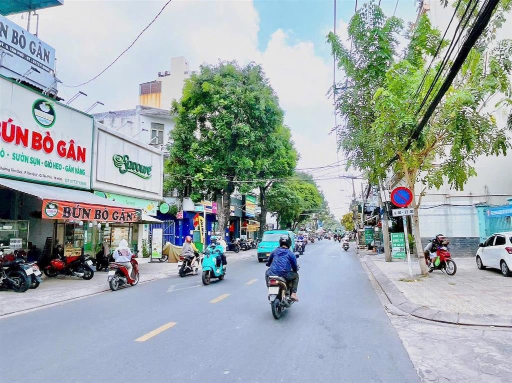 Bán nhà mt tân quý 4.7x10.5  2 lầu nhỉnh 10 tỷ đối diện trường