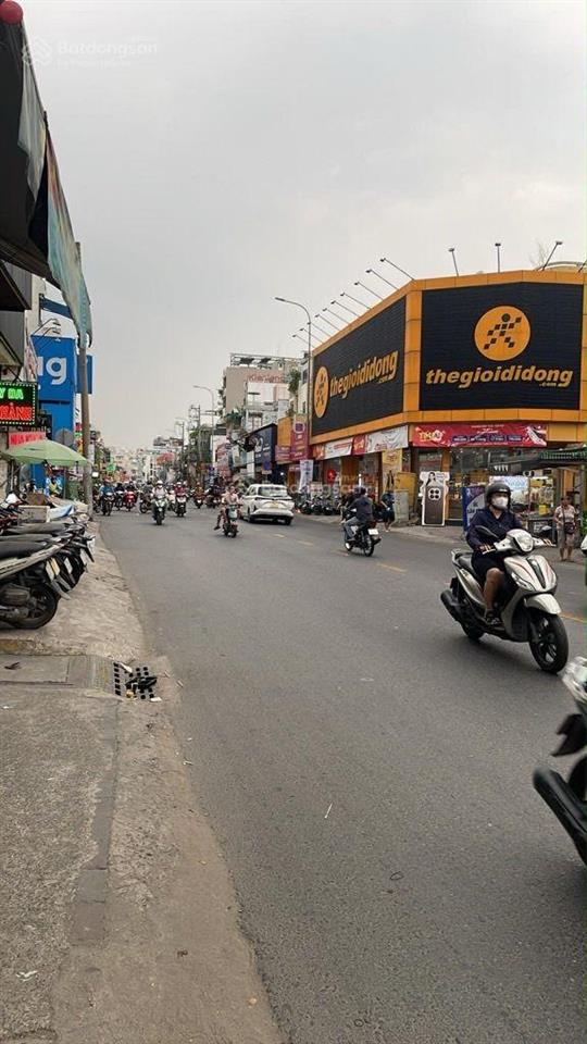 Chính chủ bán gấp góc 3 mặt tiền không lộ giới mt lạc long quân rộng lớn 6x20  3 tấm nhà mới 21.9