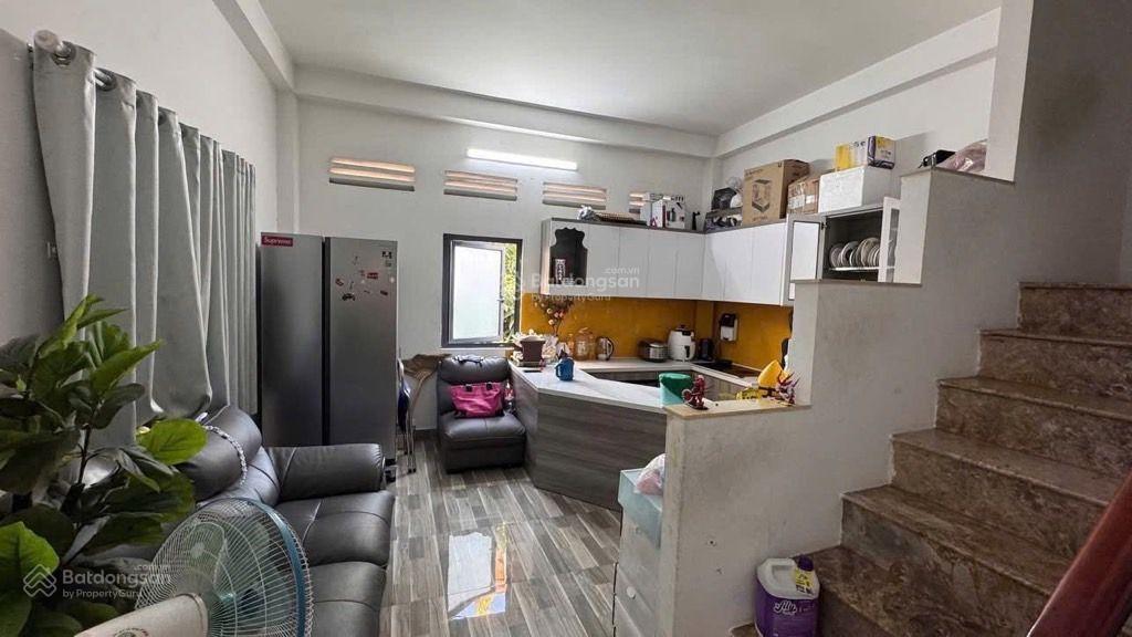 Nhà hxh 4 tầng lê quang định ngang tới 7,5 m