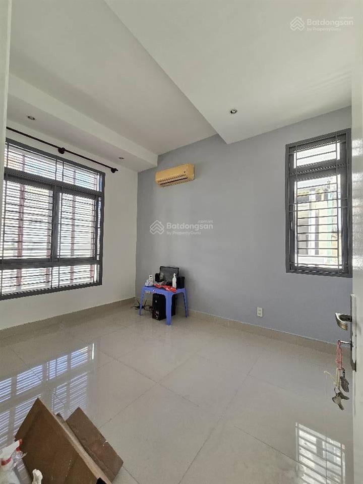 Chủ bán gấp nhà hoàng diệu 4 tầng xe hơi sát nhà