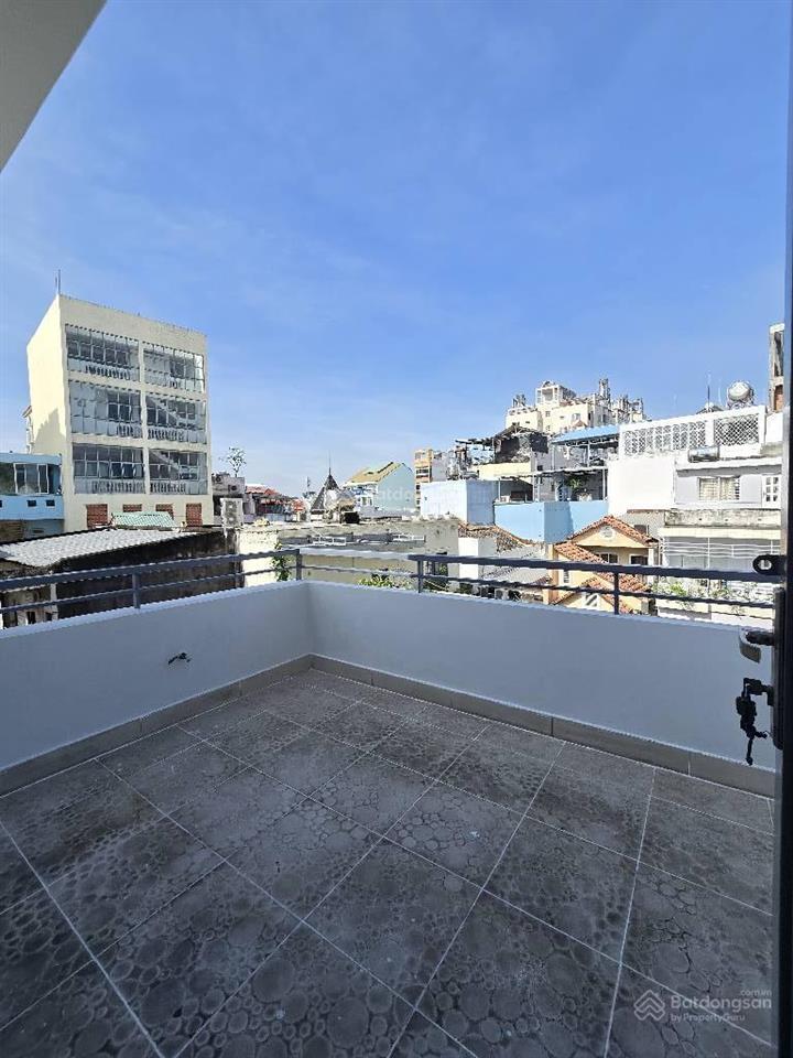 Chủ bán gấp nhà hoàng diệu 4 tầng xe hơi sát nhà