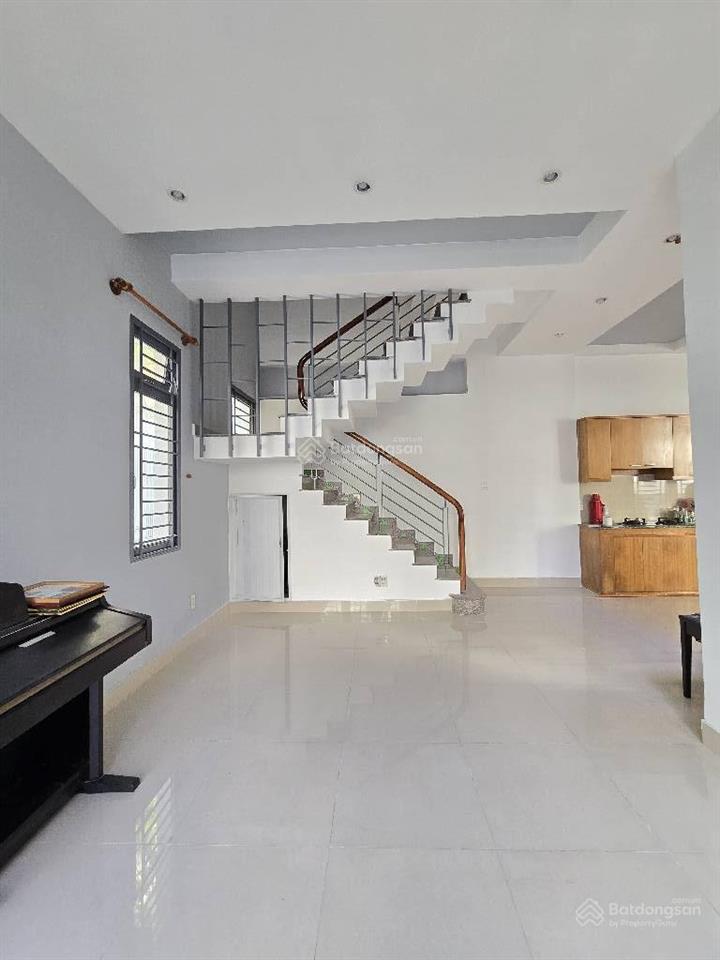 Chủ bán gấp nhà hoàng diệu 4 tầng xe hơi sát nhà