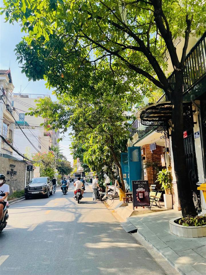 Duy 01 ! nhà đẹp 4t 500m2 sàn, có hồ bơi mt nguyễn bá huân sát xuân thủy. dòng tiền 81 triệu/tháng.